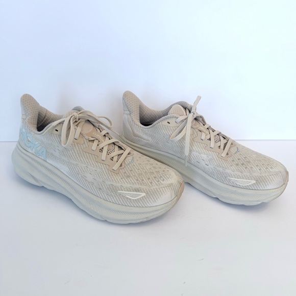 Hoka Women’s Clifton 9 running shoes in beige shifting sand / eggnog, size 9.5 B - Picture 3 of 7